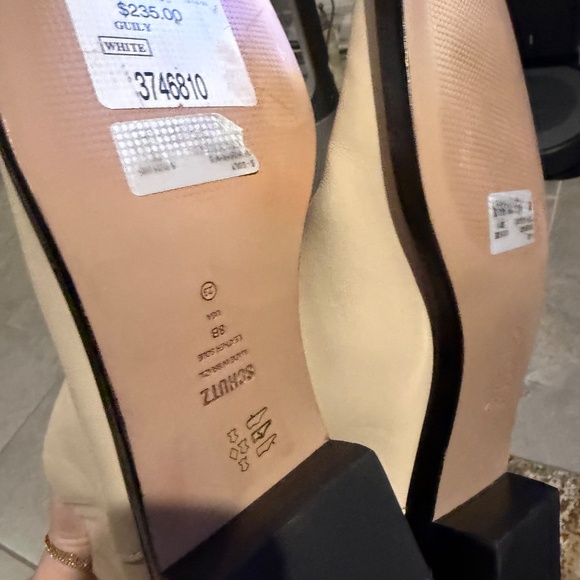 Schutz Guily Square Toe Bootie in White Size 8 - Picture 3 of 8